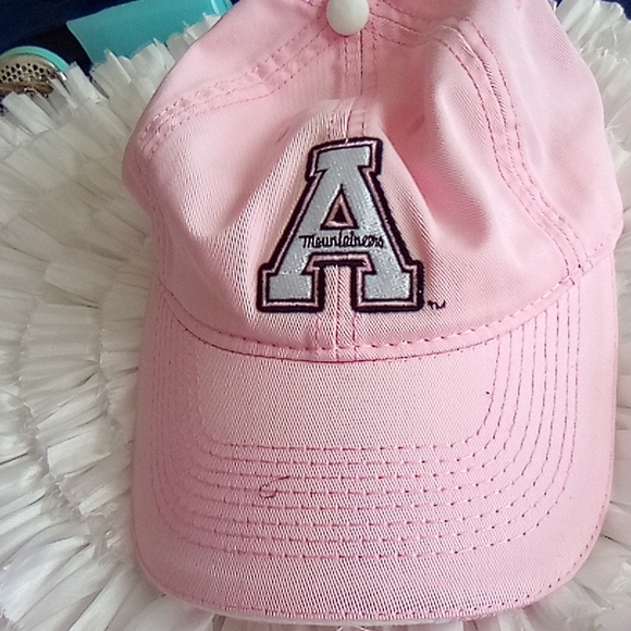 Appalachian state university Accessories - COPY - Appalachian State University 1sz $28 + Free scarf